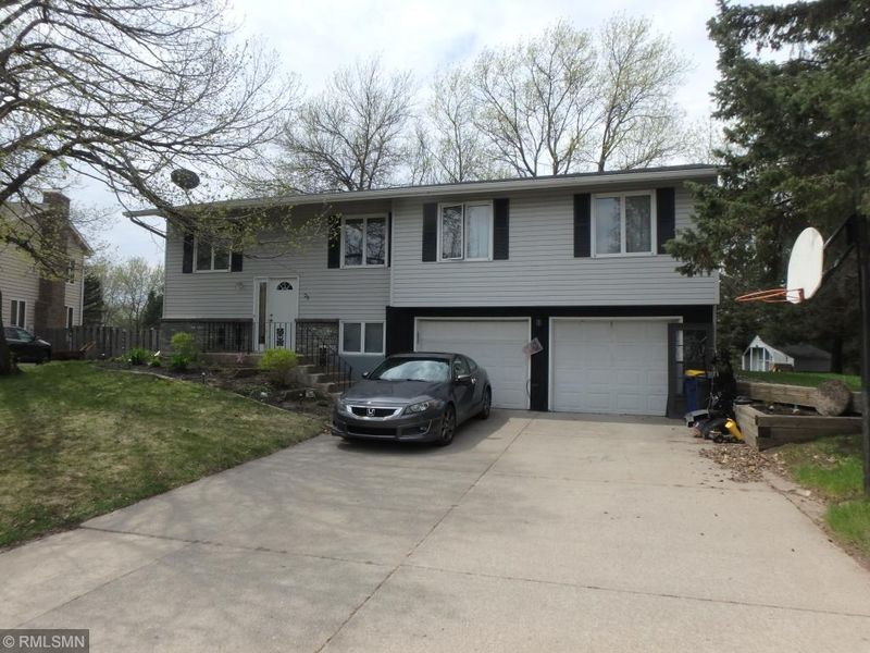 22 Crestview Bay, Faribault, MN 55021