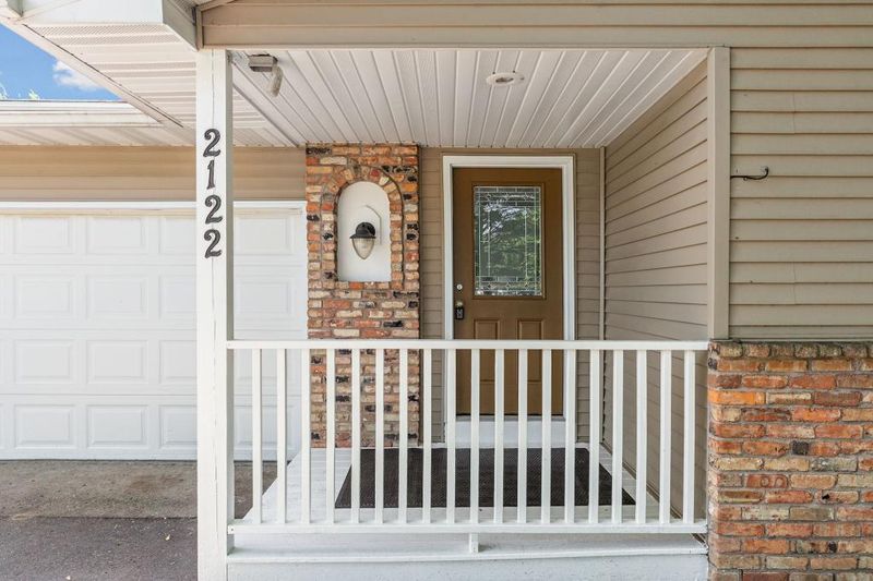 2122 202nd Ave NW, Oak Grove, MN 55011