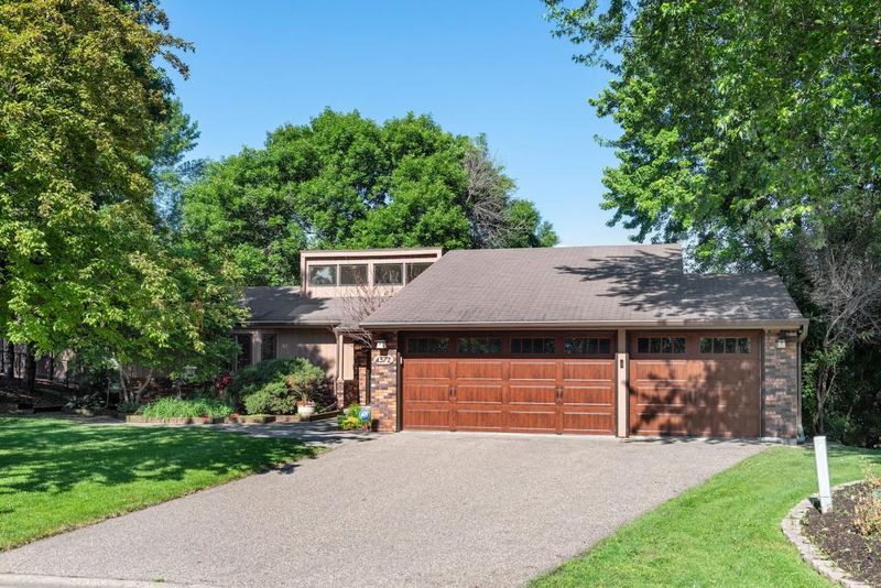 4372 College Heights Cir, Bloomington, MN 55437