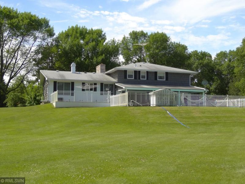6718 Butternut St, North Branch, MN 55056