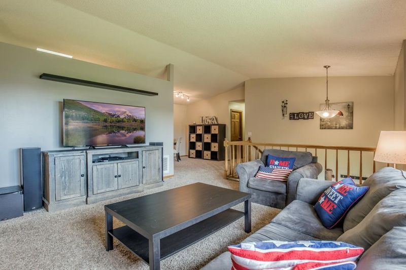 8710 Goldenrod Ln N, Maple Grove, MN 55369