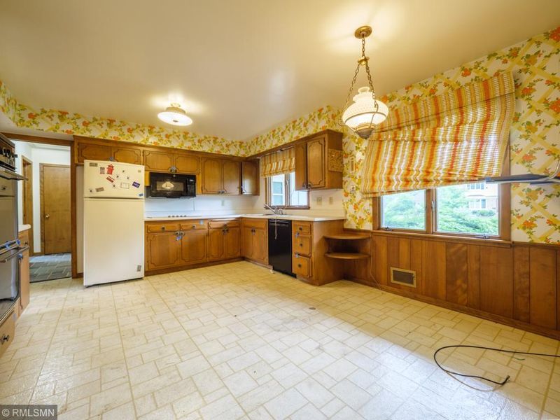 4505 Sedum Ln, Edina, MN 55435