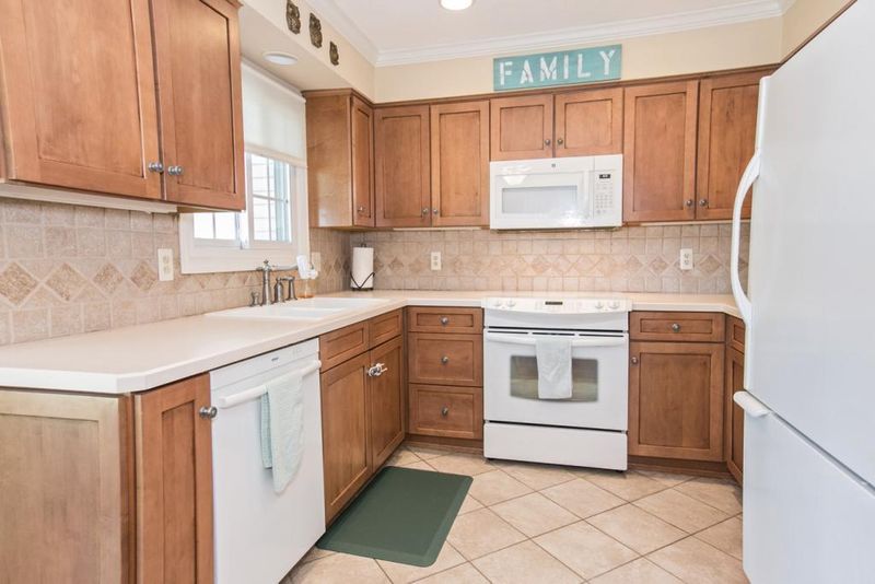 942 Carmel Ct, Shoreview, MN 55126