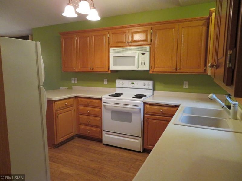 907 Village Ave, Sartell, MN 56377