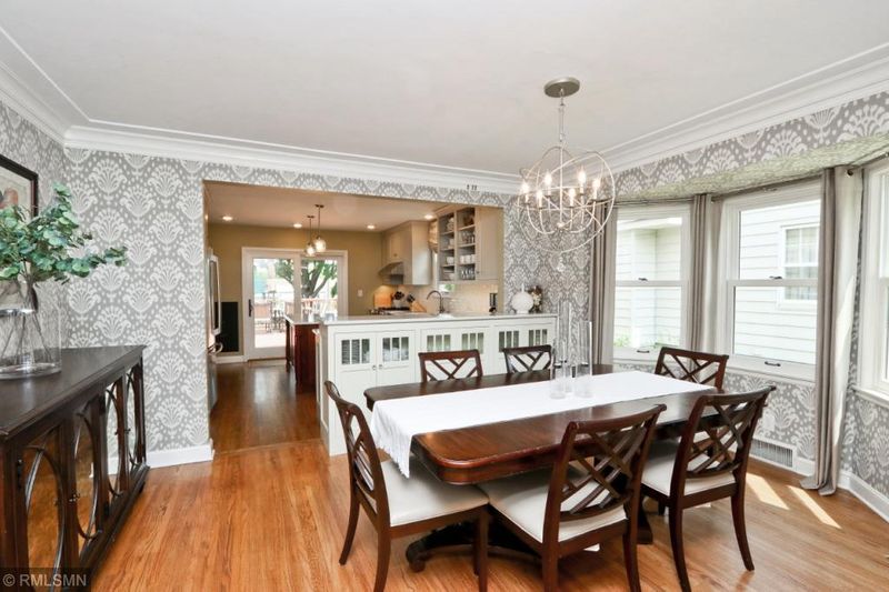 2315 Beverly Rd, Saint Paul, MN 55104