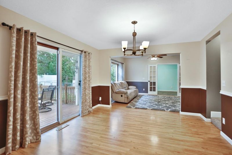 1928 Barclay St, Maplewood, MN 55109