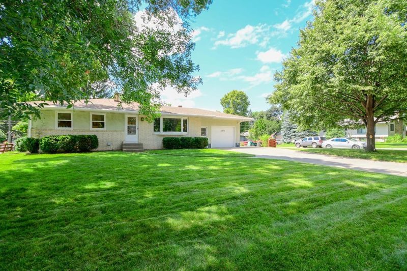 1973 Dieter St, Maplewood, MN 55109