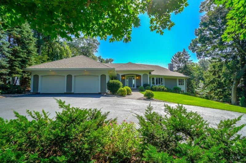 5050 Lexington Ave N, Shoreview, MN 55126