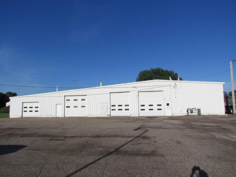 1200 N State St, Fairmont, MN 56031