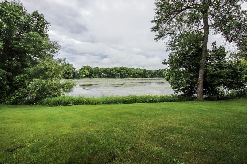 515 3rd Ave NW, Melrose, MN 56352