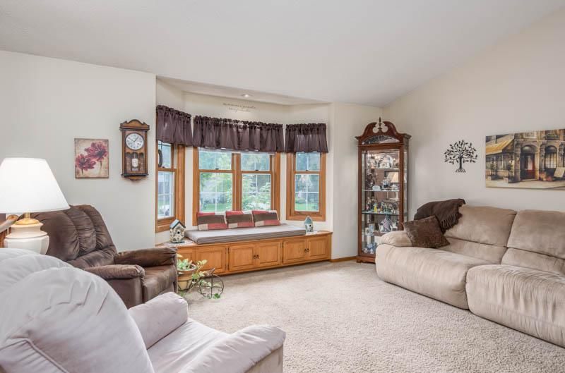 6017 Hampton Ln NW, Rochester, MN 55901