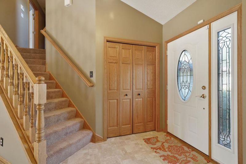 2011 Edgemont St, Maplewood, MN 55117