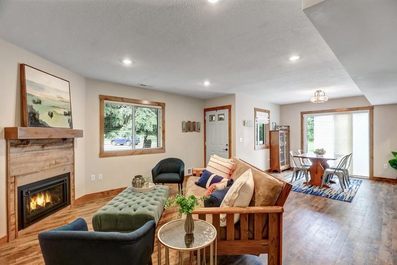 2533 Wimbledon Pl, Woodbury, MN 55125