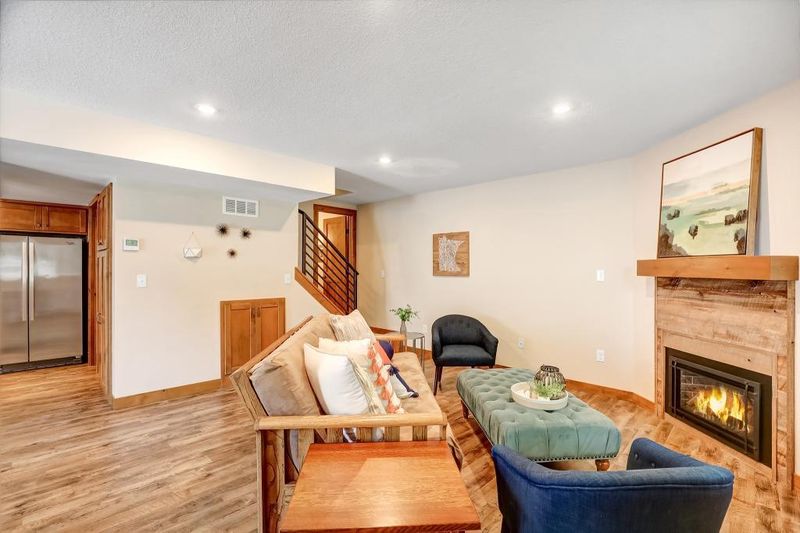 2533 Wimbledon Pl, Woodbury, MN 55125