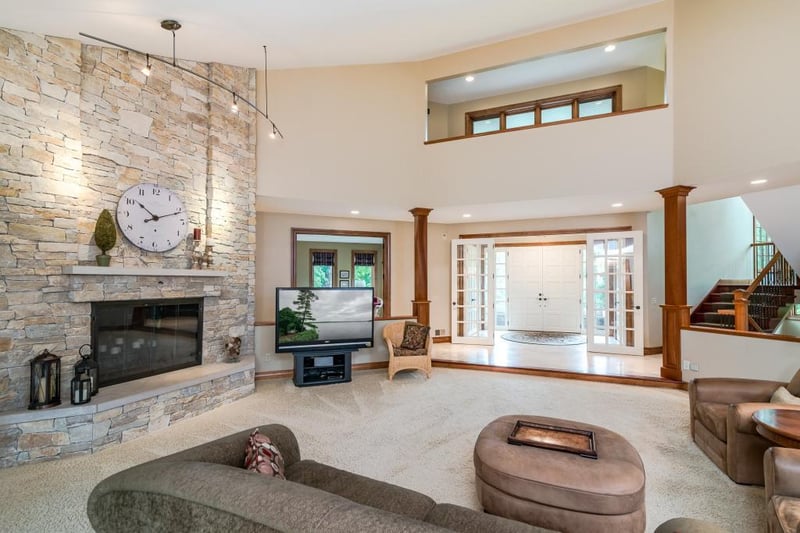 5900 Boulder Bridge Ln, Shorewood, MN 55331
