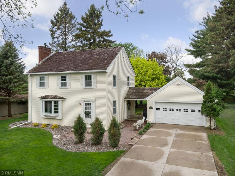 2131 Fulham St, Roseville, MN 55113