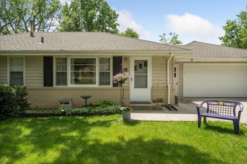 11813 Crawford Rd W, Minnetonka, MN 55343