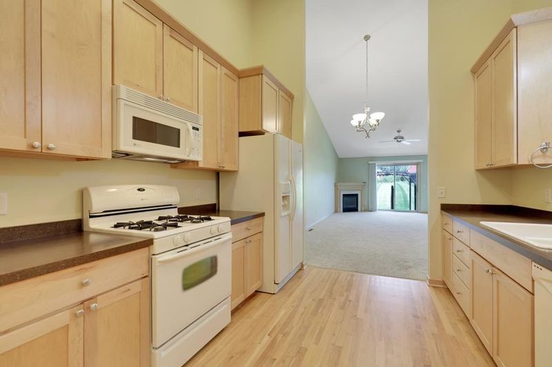 2159 Woodlynn Ave, Maplewood, MN 55109