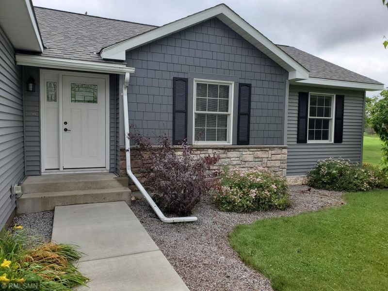 315 Trailstone Dr, Cokato, MN 55321
