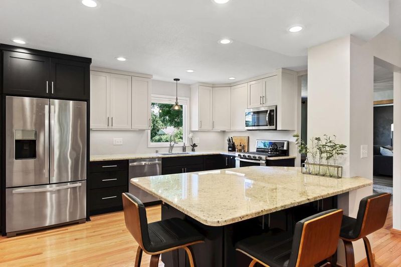 5316 Interlachen Blvd, Edina, MN 55436