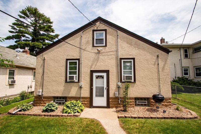 4516 Cedar Ave S, Minneapolis, MN 55407