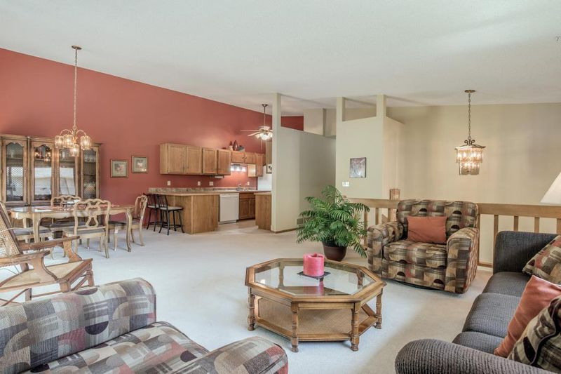 13005 45th Ave N, Plymouth, MN 55442