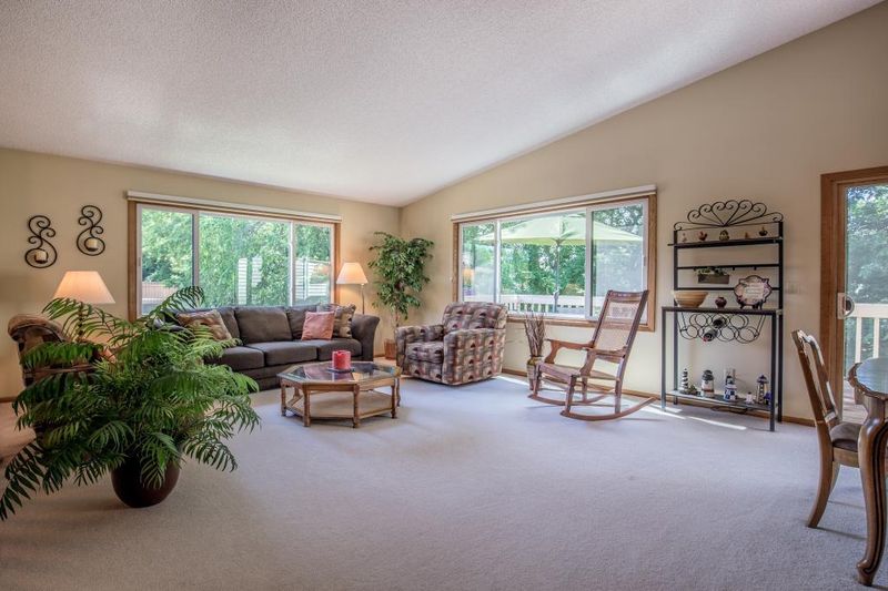 13005 45th Ave N, Plymouth, MN 55442