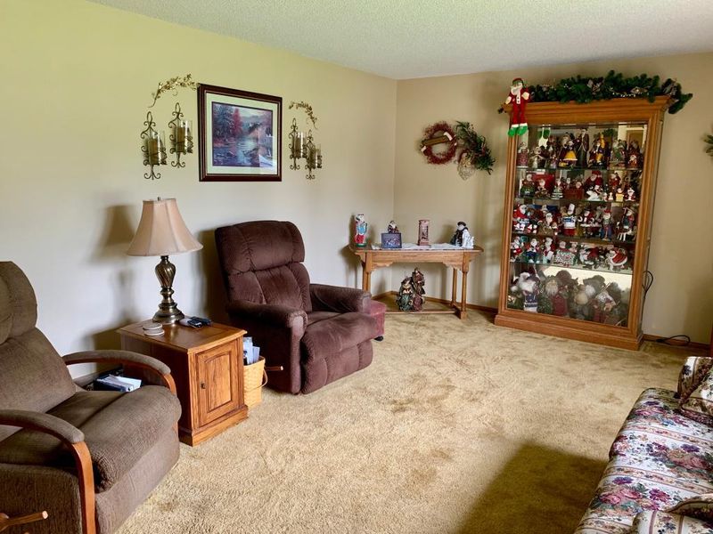 1440 Eckerson Dr, Worthington, MN 56187