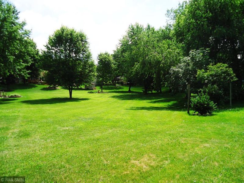 13645 Elkwood Dr, Apple Valley, MN 55124