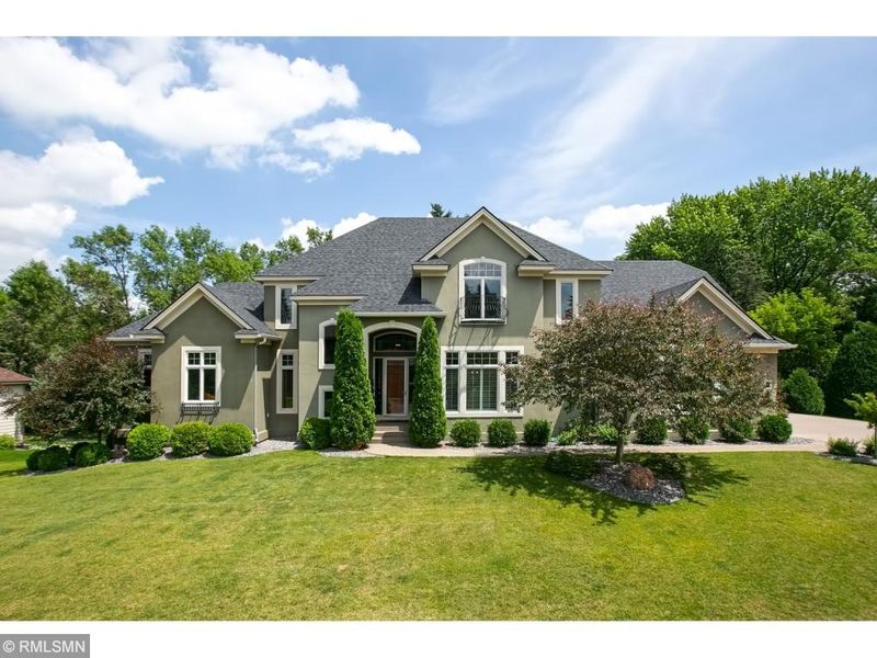 295 Whitegate Ln, Wayzata, MN 55391