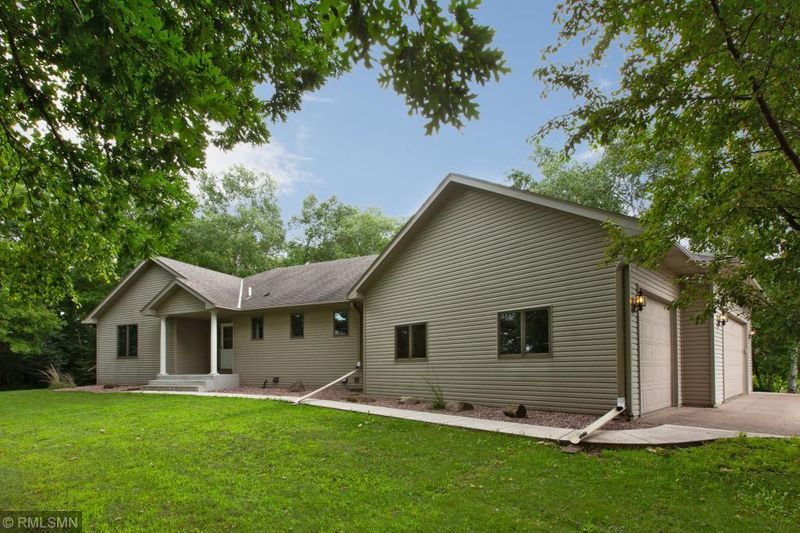 27455 Olinda Trl, Lindstrom, MN 55045