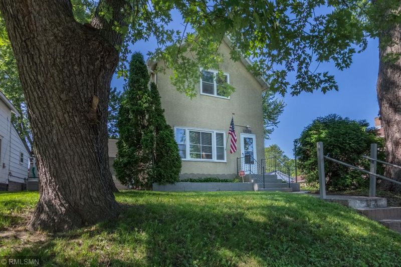 1024 Rose Ave E, Saint Paul, MN 55106
