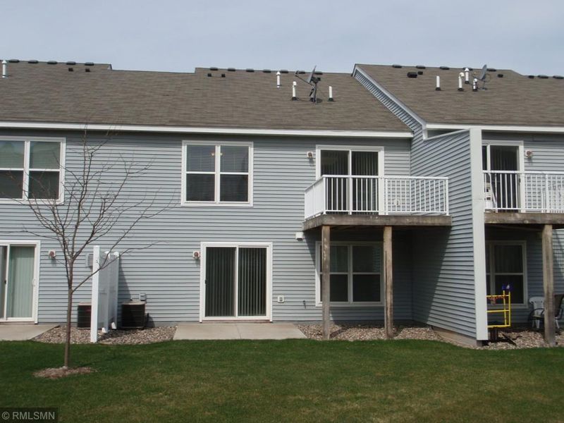 2247 Saint Johns Pl, Woodbury, MN 55129
