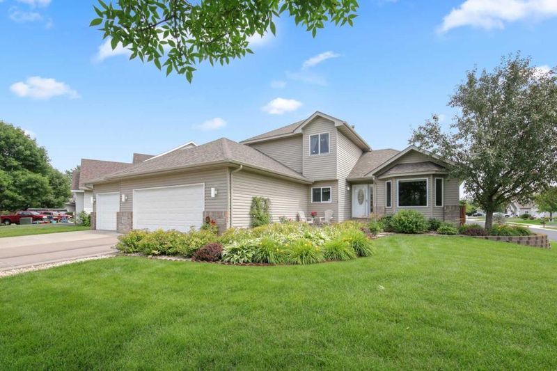 9656 Winslow Chase, Maple Grove, MN 55311