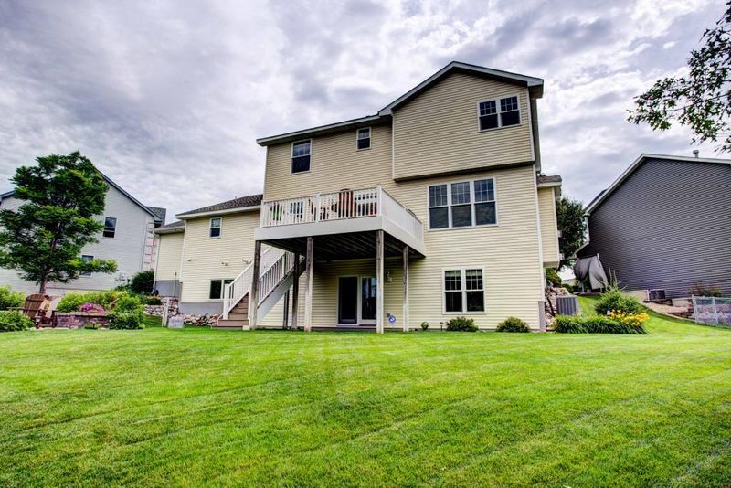 3741 Primrose Ct N, Brooklyn Park, MN 55443