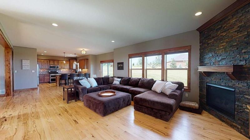 3936 Creek View Ln SW, Rochester, MN 55902
