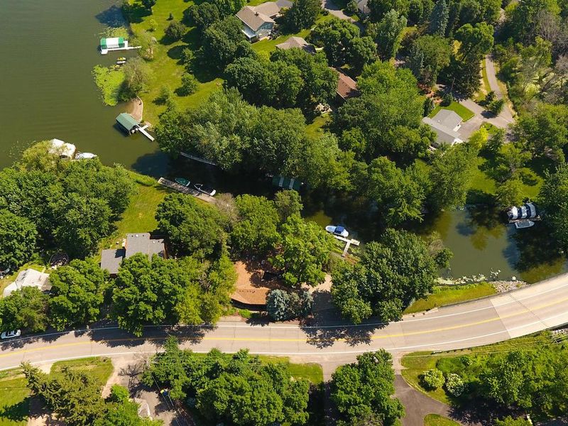 4448 N Shore Dr, Mound, MN 55364