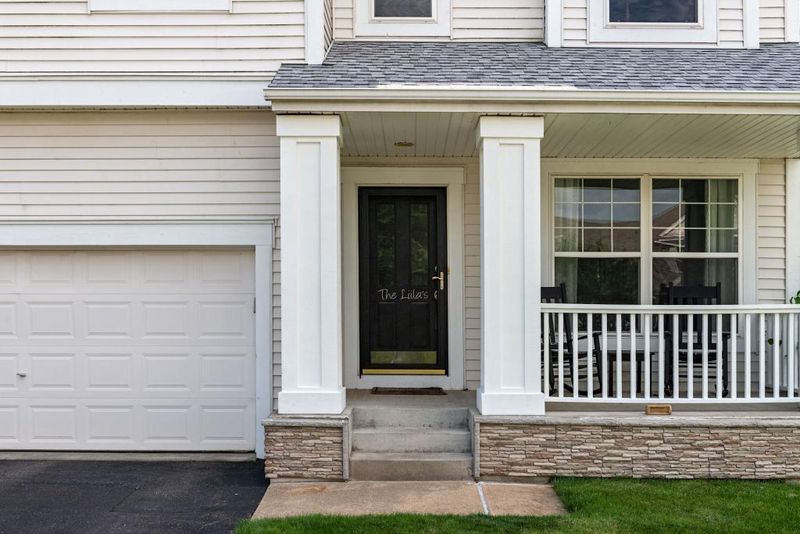 2221 Grimm Rd, Chaska, MN 55318