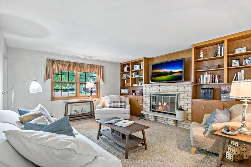 1773 Skillman Ave W, Roseville, MN 55113
