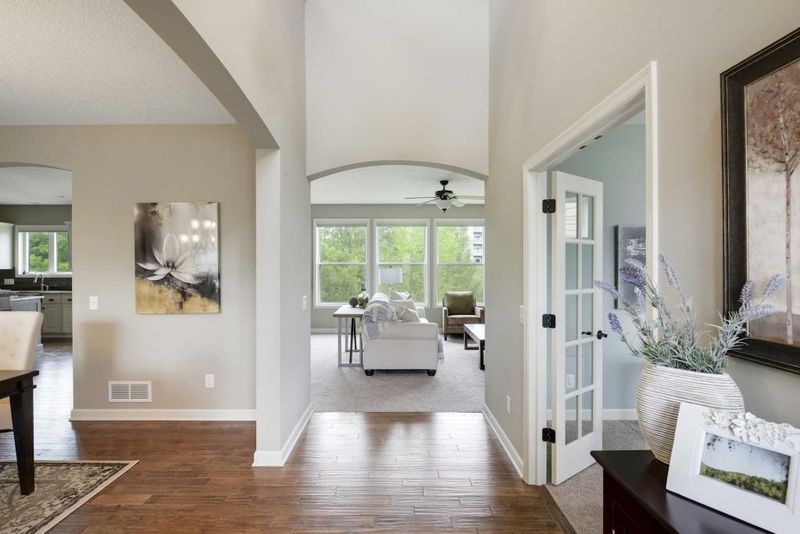 3486 Sawgrass Trl E, Eagan, MN 55123