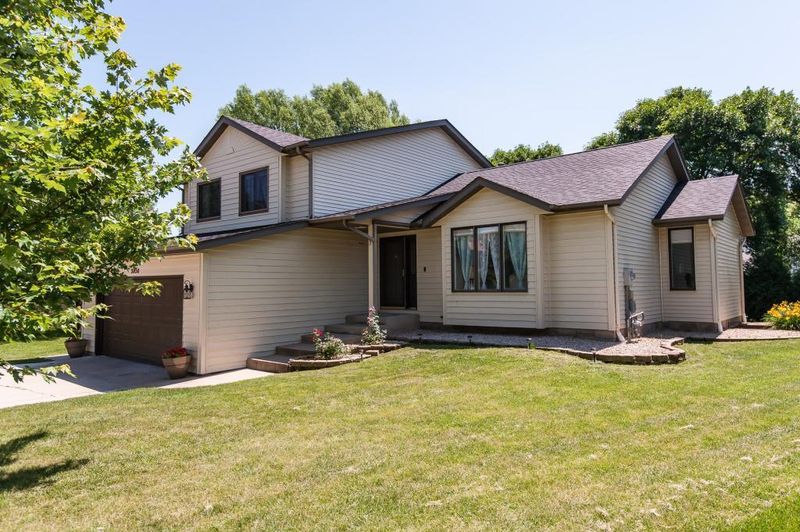 3850 Cobblestone Ln NW, Rochester, MN 55901