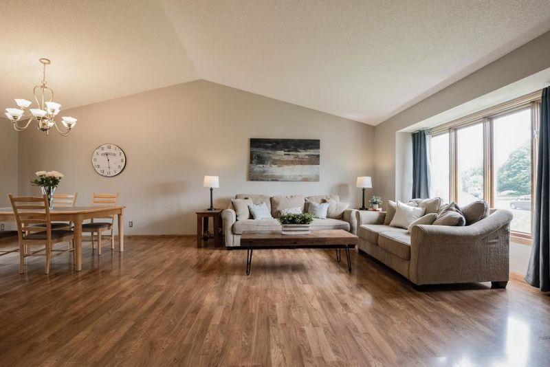 9213 Victoria Ct, Brooklyn Park, MN 55443