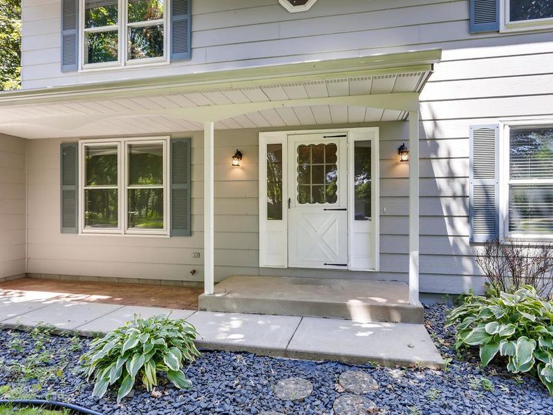6150 Upper 44th St N, Oakdale, MN 55128