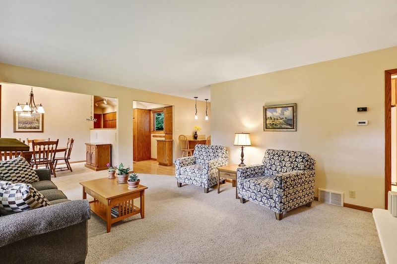 3941 Colgate Ave, Minnetonka, MN 55345