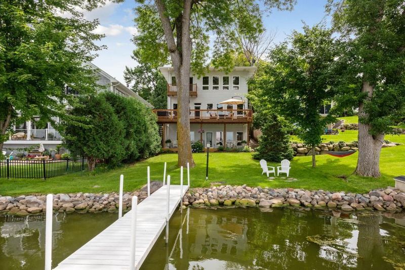 2057 Arbor Ln, Mound, MN 55364
