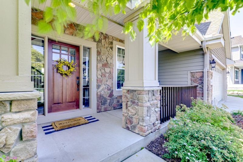 16481 Hawk Ridge Ct NW, Prior Lake, MN 55372