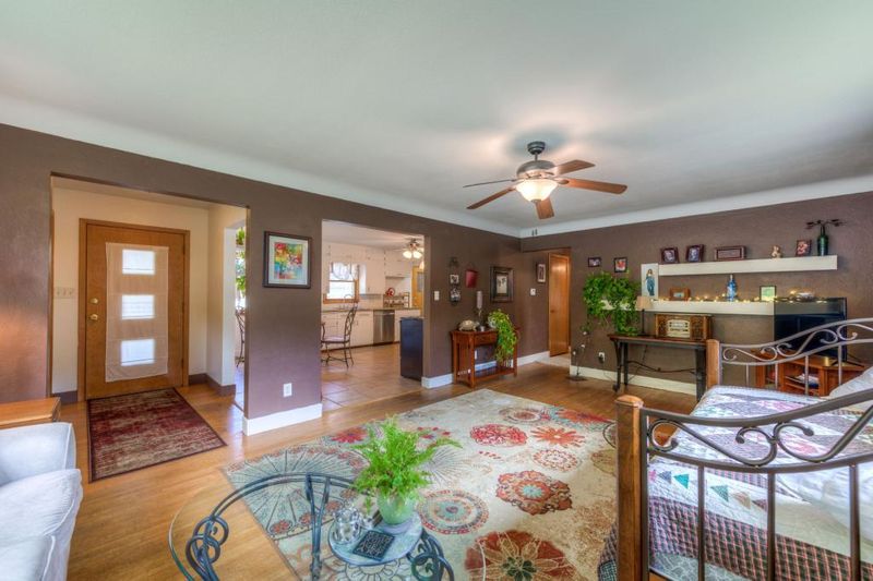 512 15th St SE, Menomonie, WI 54751
