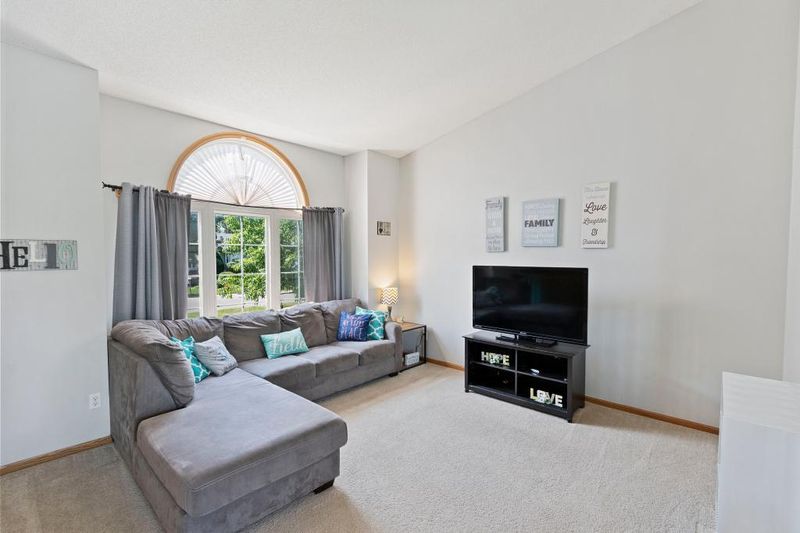 23077 Jivaro St, Saint Francis, MN 55070