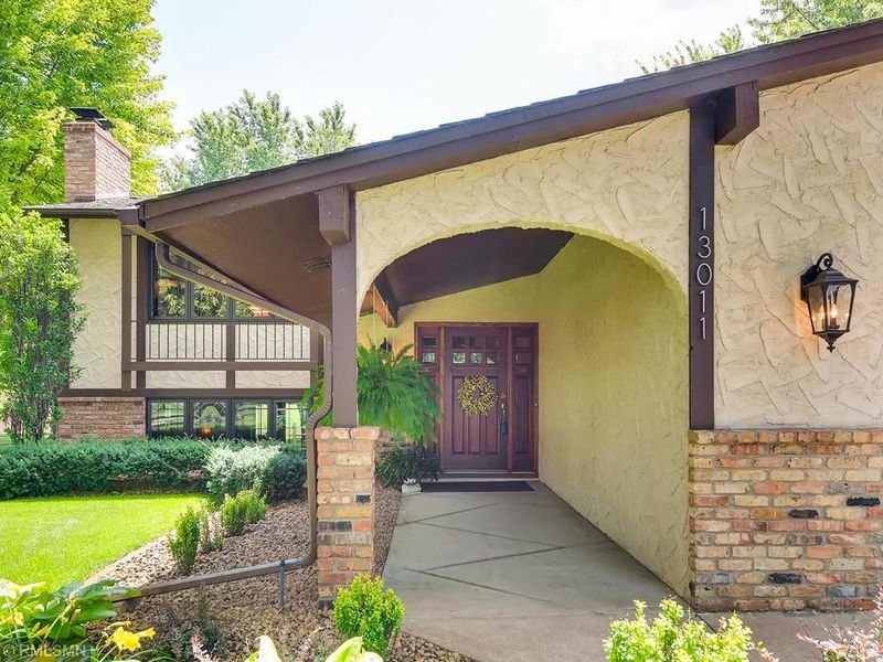 13011 Stoneridge Rd, Dayton, MN 55327