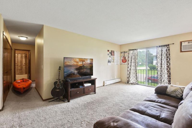 800 6th St S #7, Hopkins, MN 55343